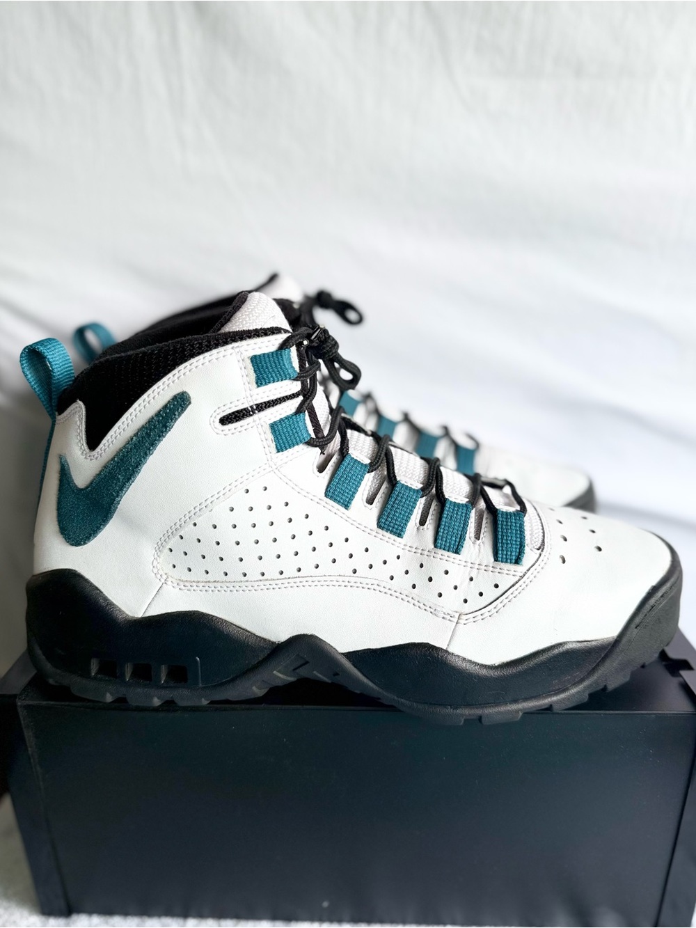 AUTHENTIC Nike Air Darwin OG Teal Dennis Rodman size 12 AJ9710-100 2019 PREOWNED